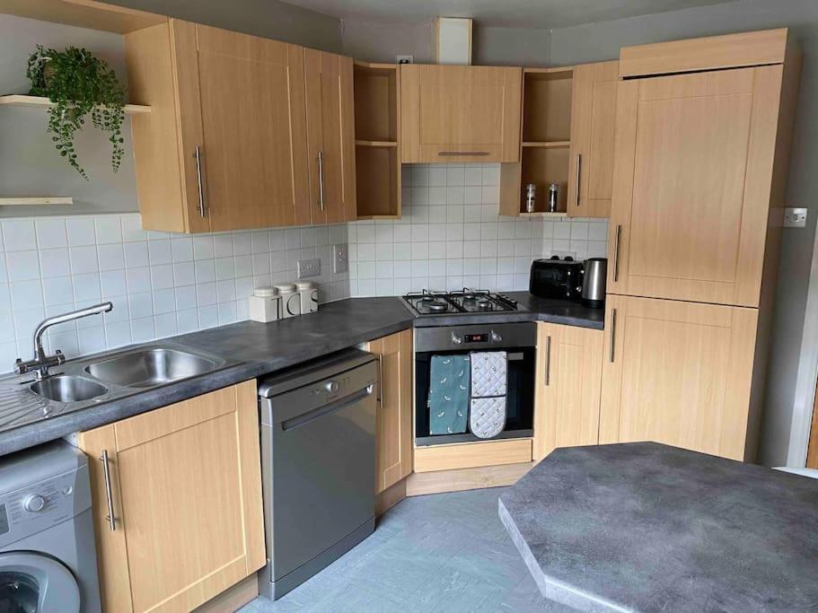 Spacious Ground Floor 2 Bed By Lains Lettings Daire Aberdeen Dış mekan fotoğraf