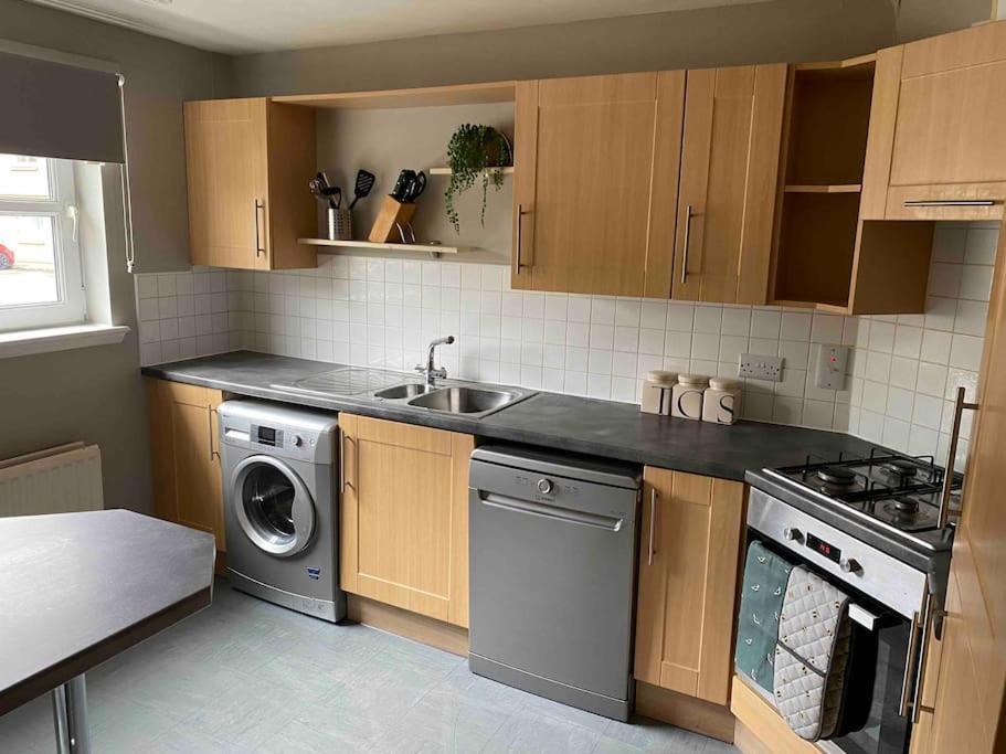 Spacious Ground Floor 2 Bed By Lains Lettings Daire Aberdeen Dış mekan fotoğraf